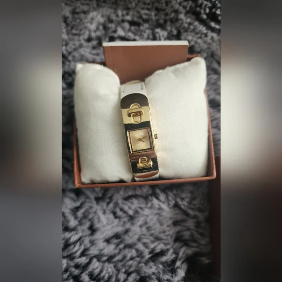 Coach Watch - Picture 3 of 7